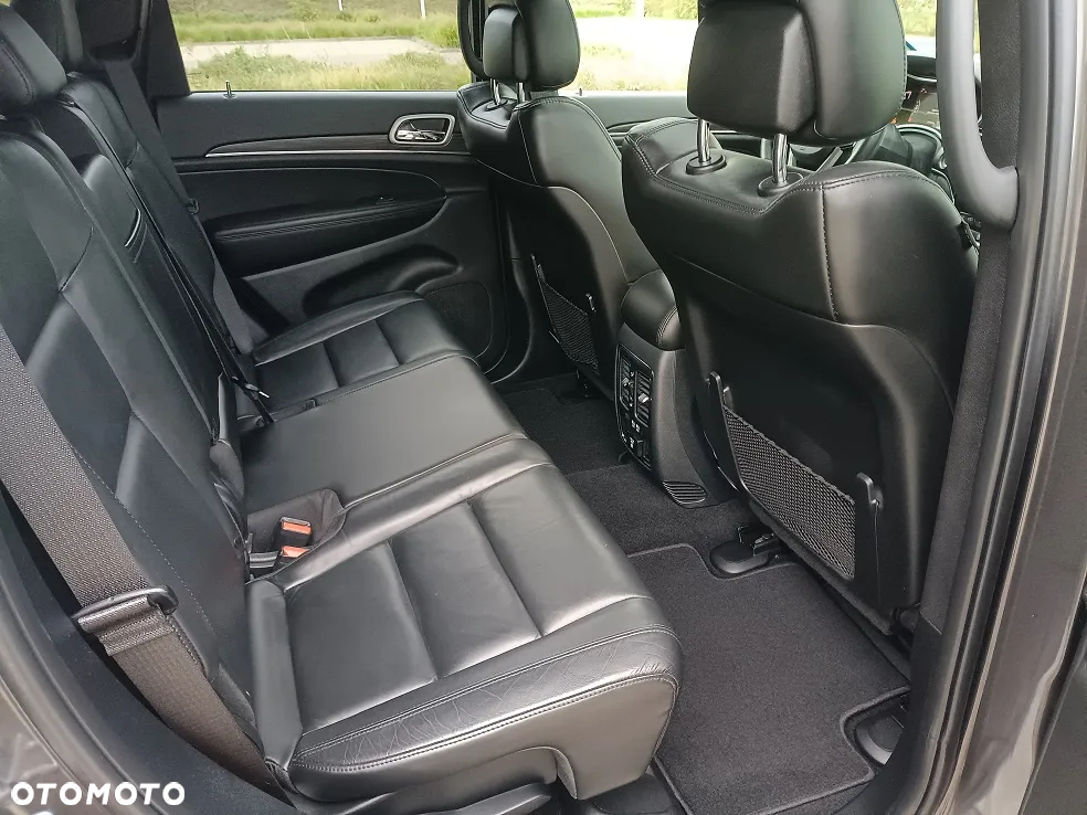 Jeep Grand Cherokee - 13