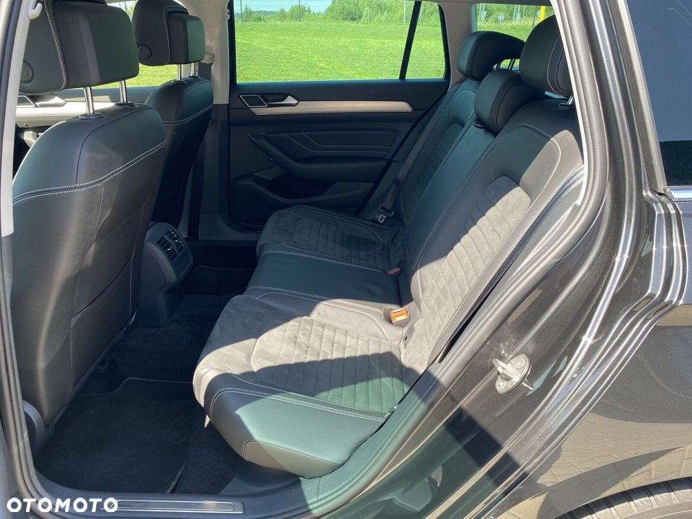 Volkswagen Passat - 13