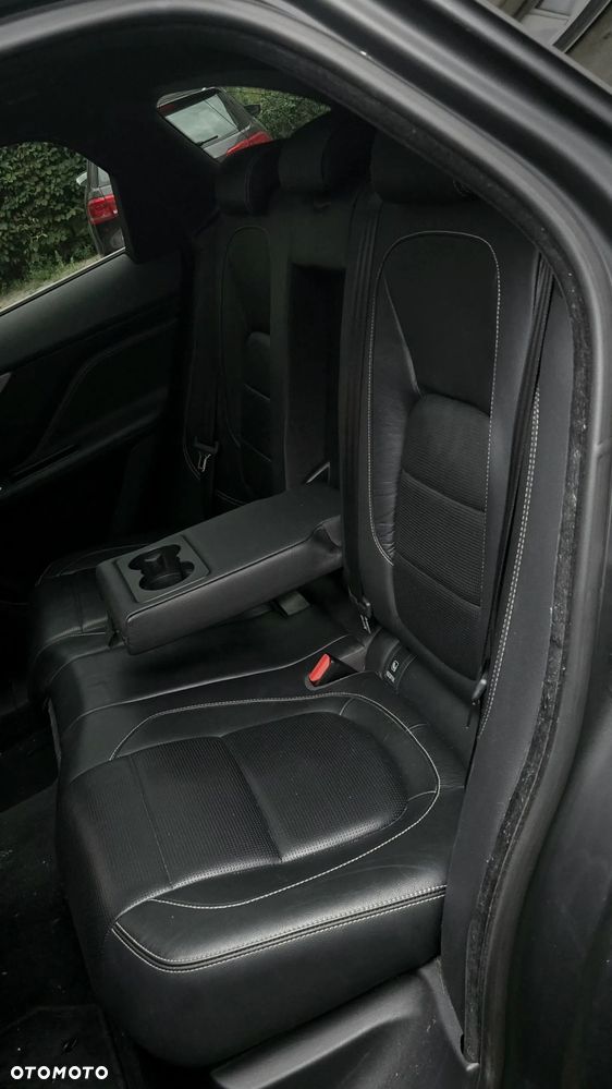 Jaguar F-Pace 3.0 V6 AWD R-Sport - 18