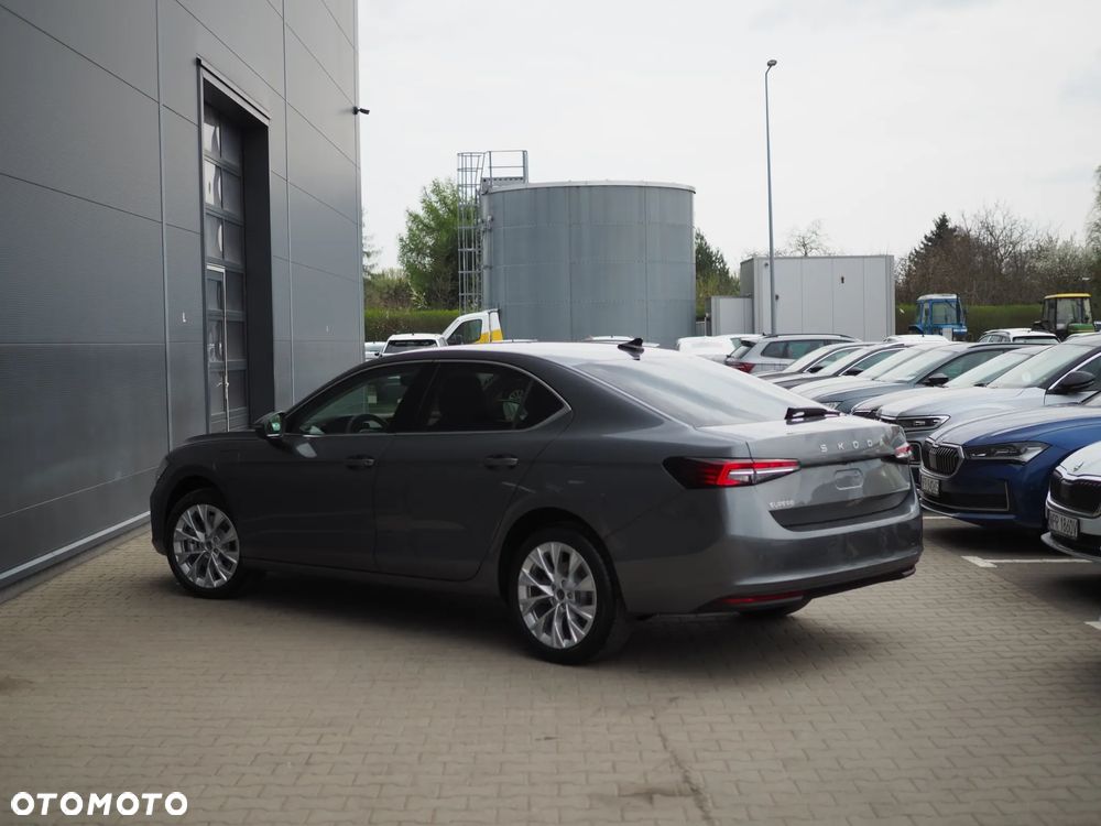Skoda Superb 2.0 TSI Drive DSG - 6