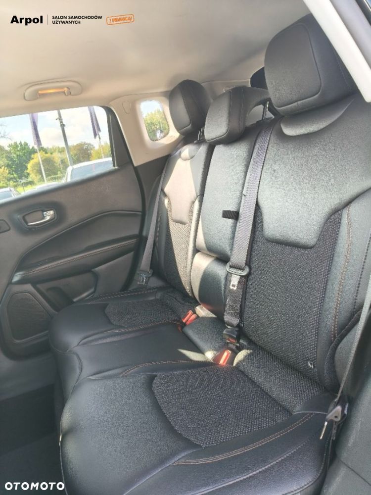 Jeep Compass - 27