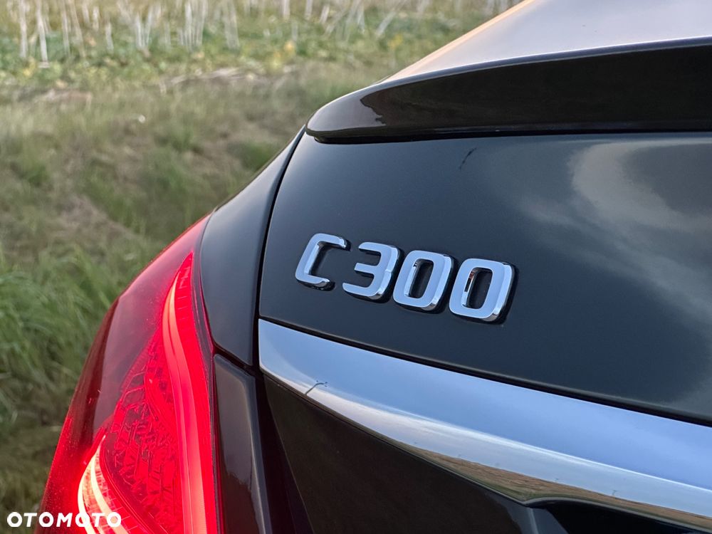 Mercedes-Benz Klasa C 300 T 9G-TRONIC AMG Line - 22