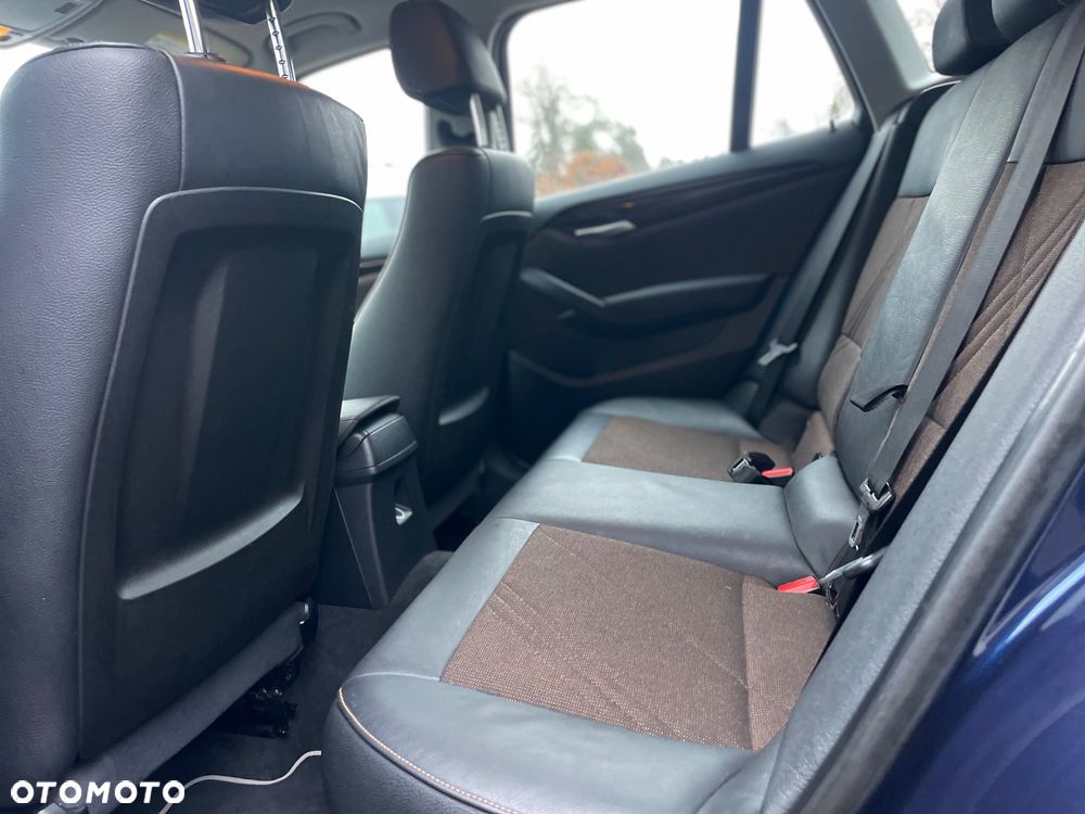 BMW X1 sDrive18d xLine - 12