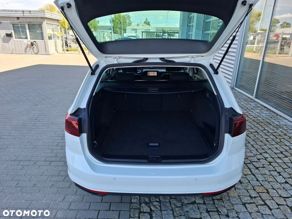 Volkswagen Passat Variant 2.0 TDI SCR DSG Business - 9