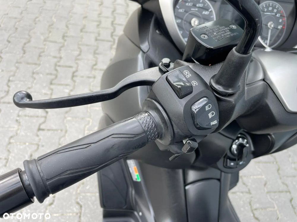 Yamaha X-max - 7