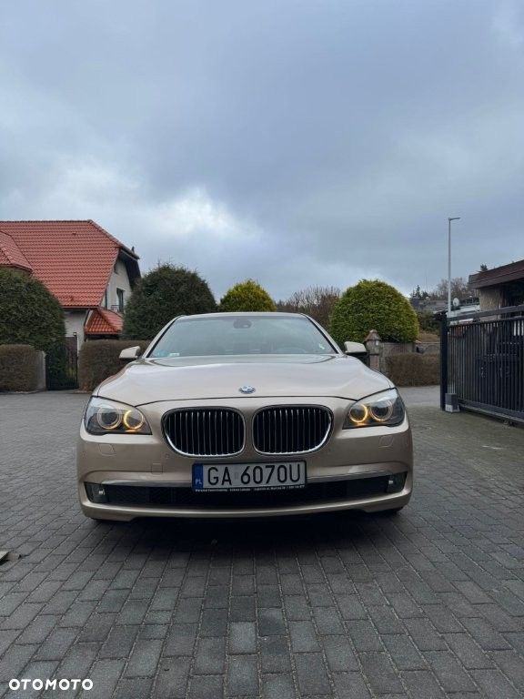 BMW Seria 7 740d xDrive - 22