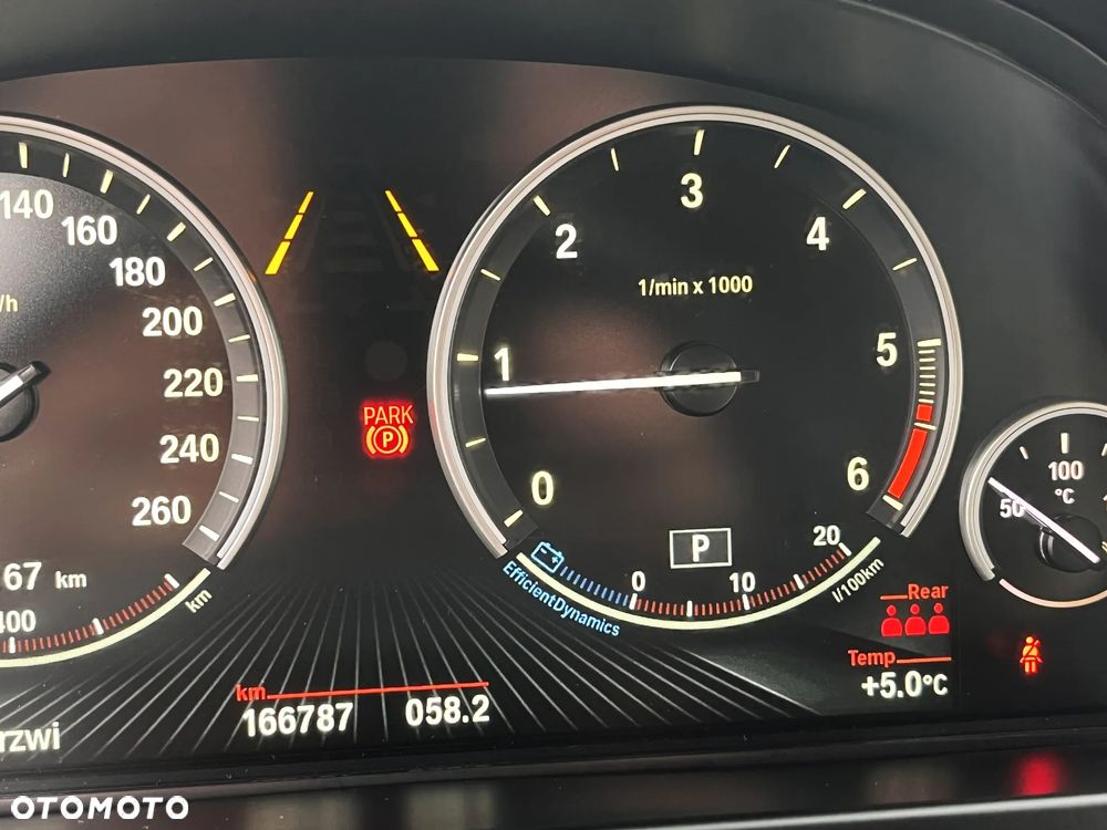 BMW X5 xDrive25d - 33