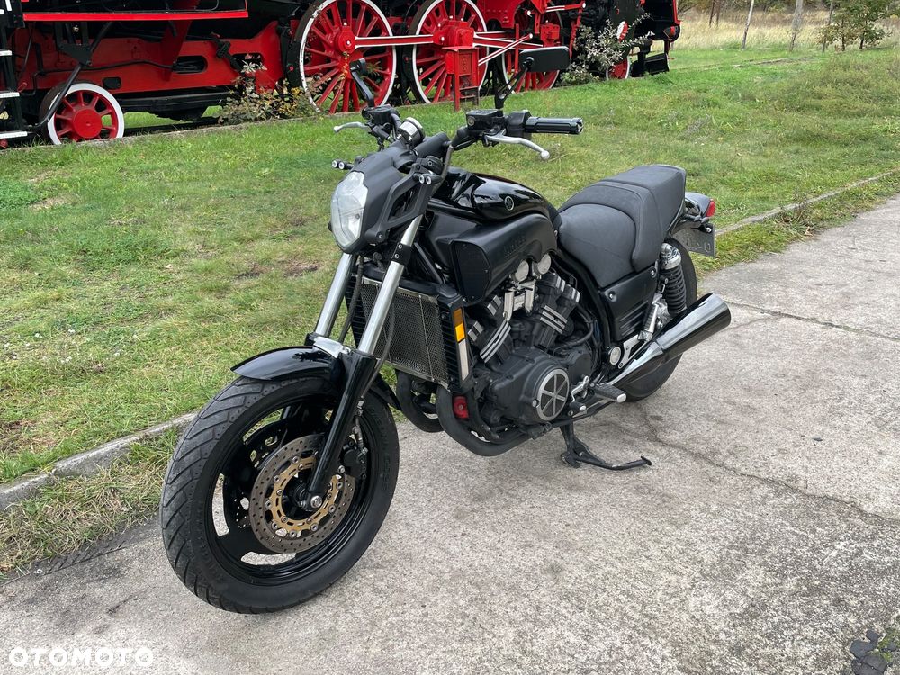 Yamaha V-MAX - 6