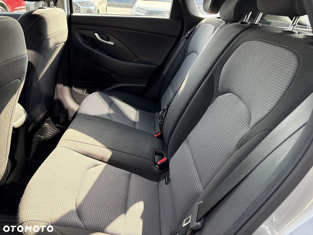 Hyundai i30 1.5 DPI Modern - 16