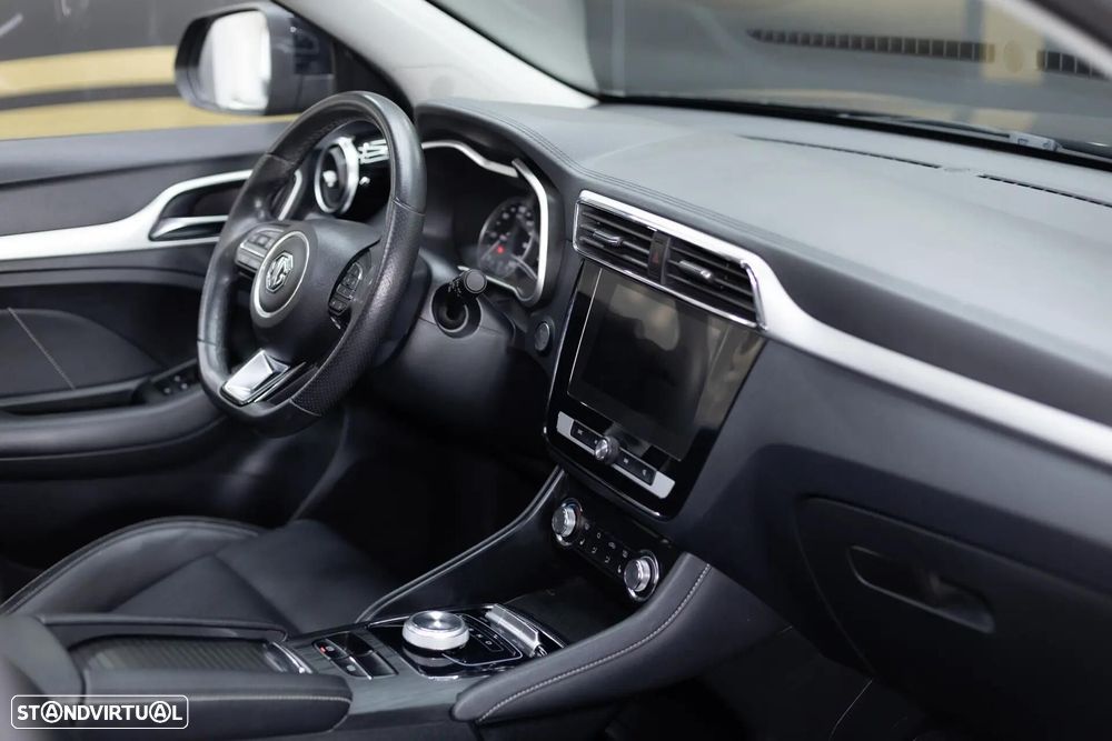 MG ZS EV 44.5 kWh Luxury - 23