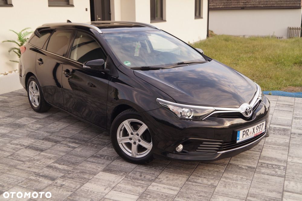 Toyota Auris 1.6 D-4D Executive - 4