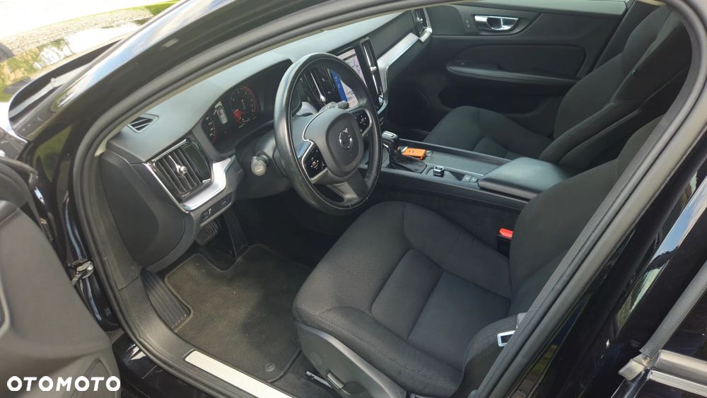 Volvo V60 D3 Momentum Pro - 22