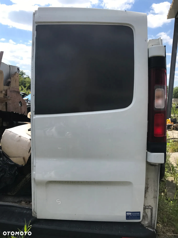 RENAULT TRAFIC 3 DRZWI TYLNE PRAWE DV369