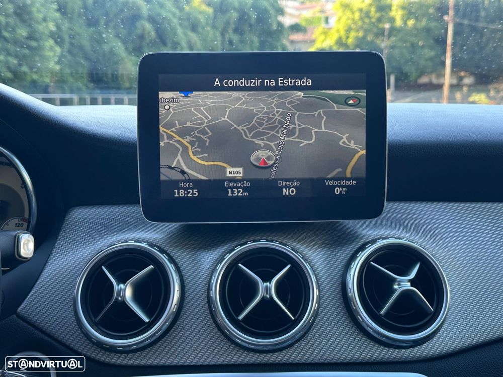Mercedes-Benz GLA 180 d 7G-DCT Urban - 12