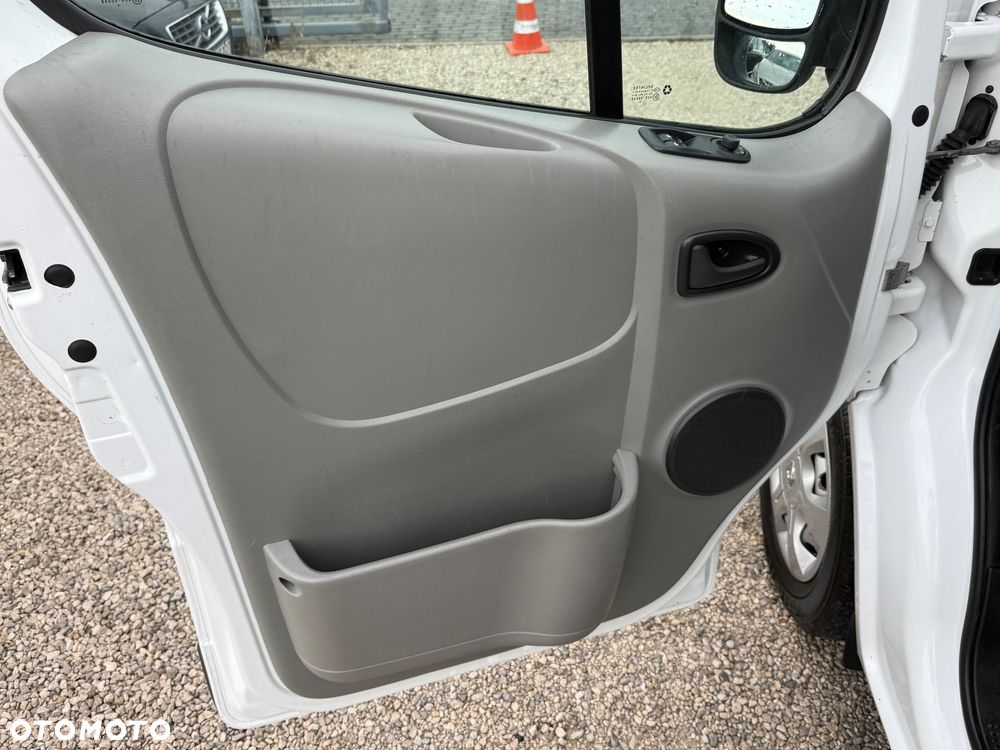 Renault Trafic - 21