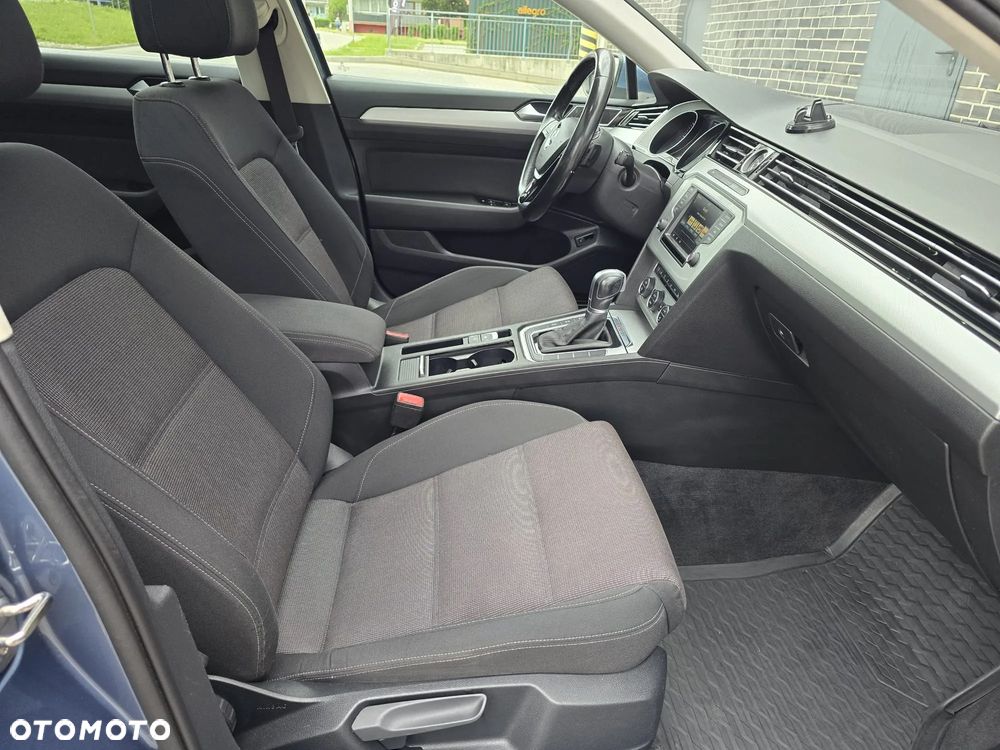 Volkswagen Passat 2.0 TDI SCR 4Motion DDG Highline - 19