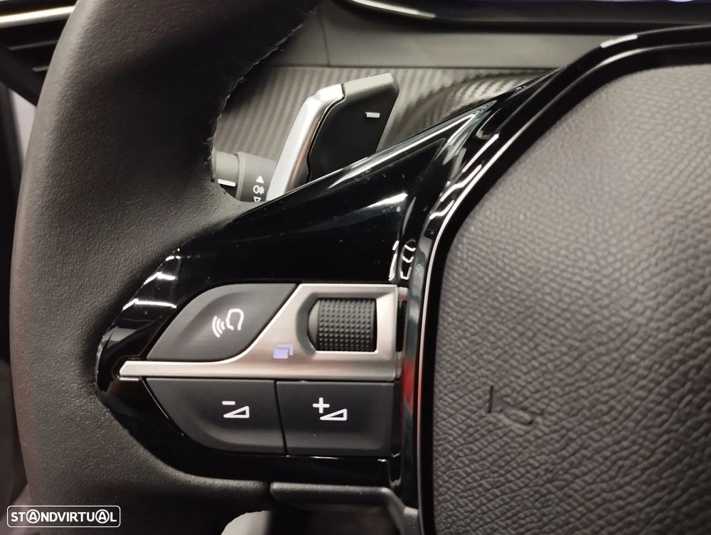 Peugeot 2008 1.2 Hybrid Allure e-DCS6 - 22