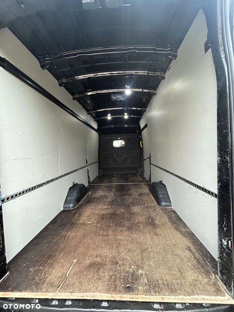 Ford Transit Maxi - 10