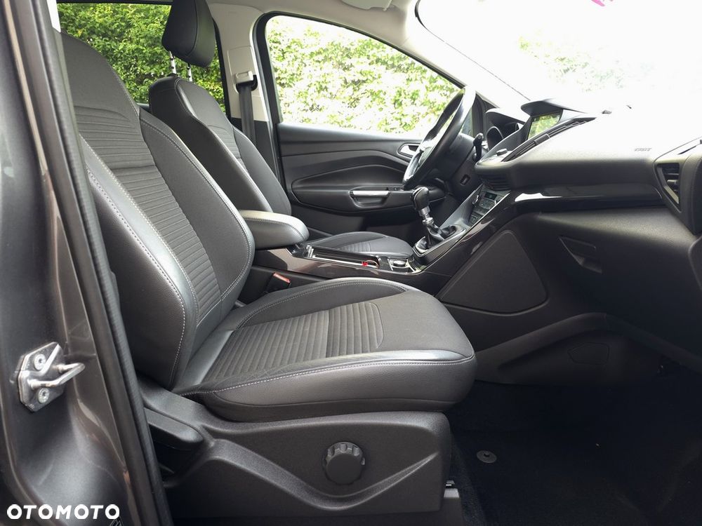 Ford Kuga 2.0 TDCi FWD Titanium - 10