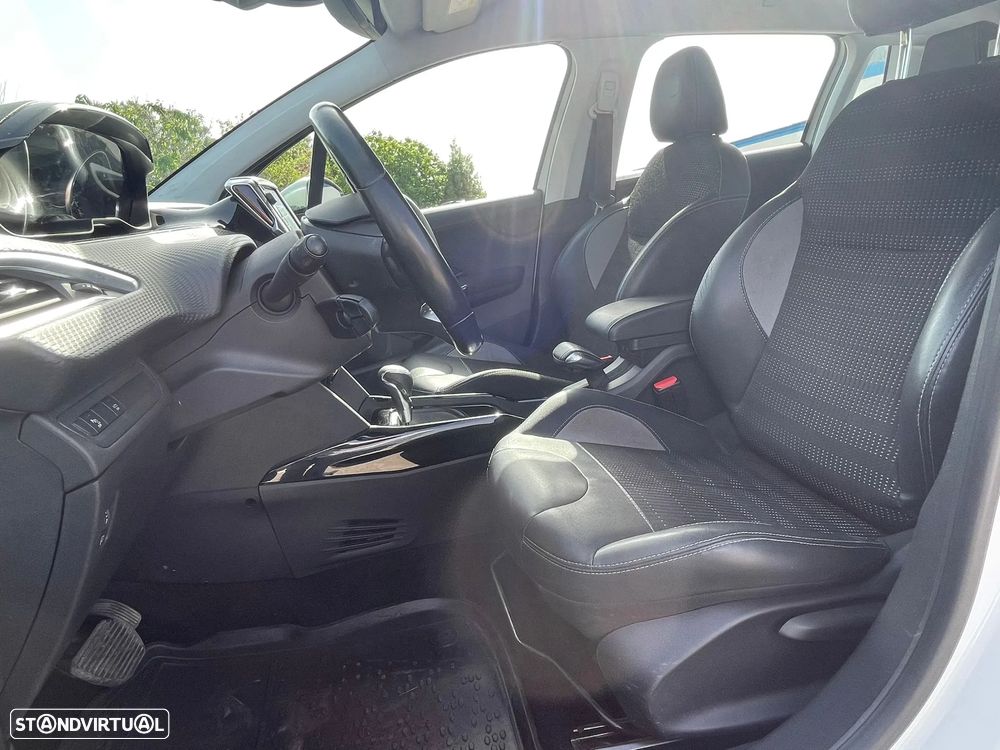 Peugeot 2008 PureTech 110 Stop&Start EAT6 Allure - 12