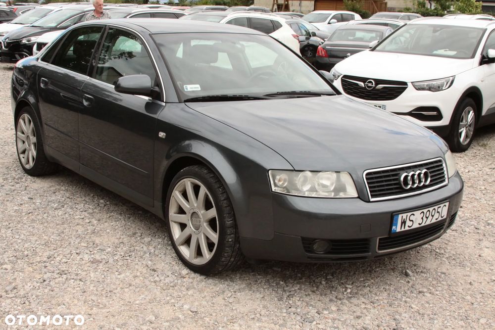 Audi A4 Limousine - 3