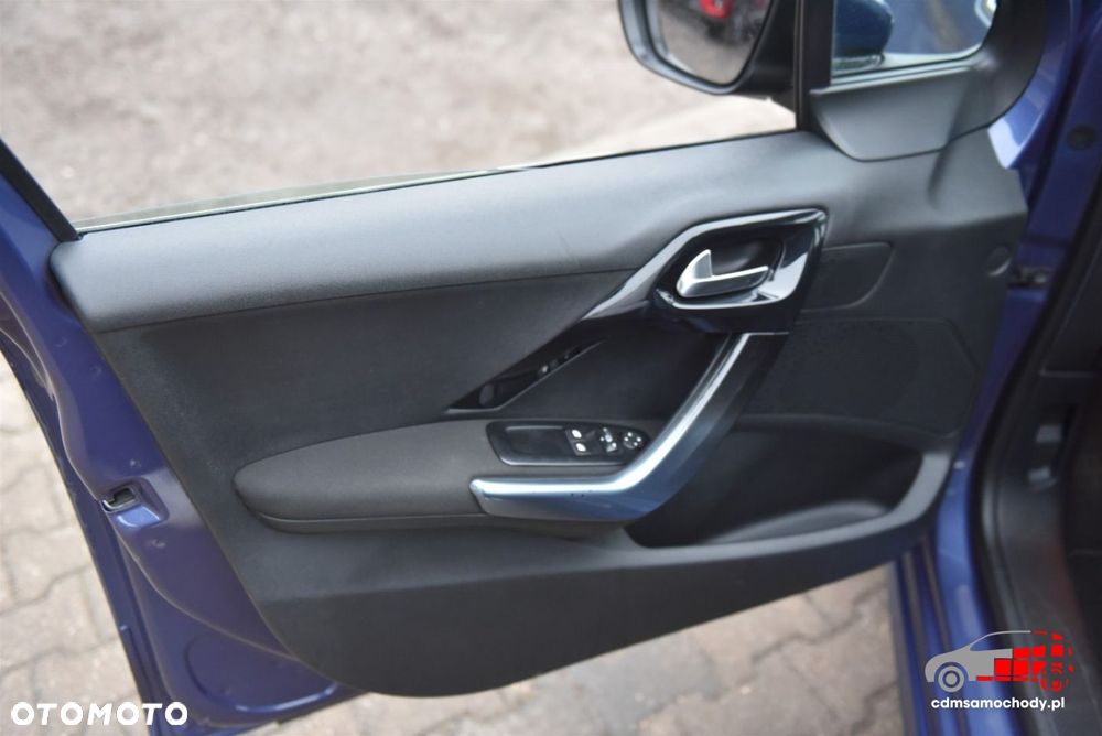 Peugeot 208 - 13