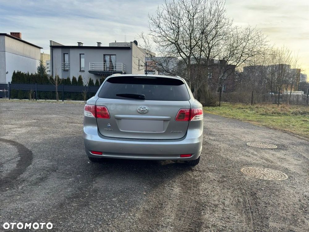 Toyota Avensis 2.0 Sol plus EU5 MS - 10