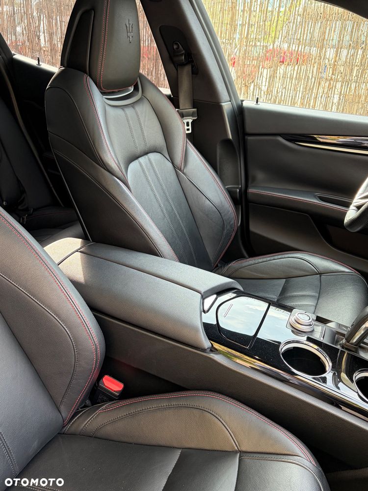 Maserati Ghibli S GranSport - 7