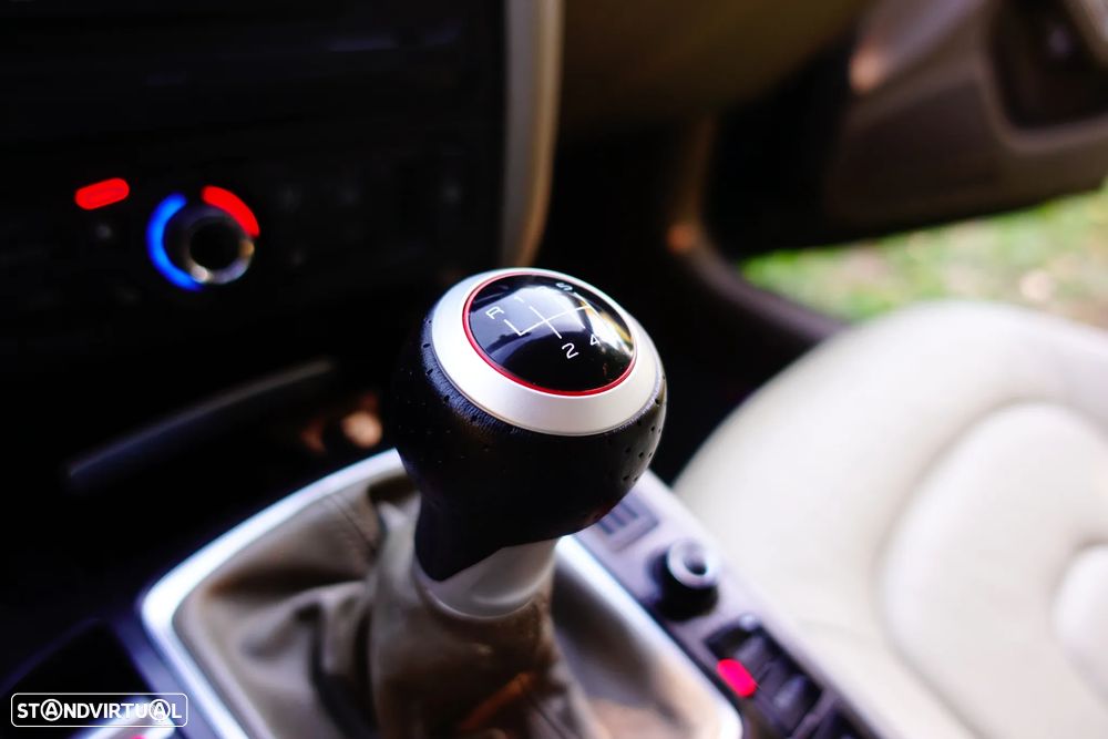 Audi A4 2.0 TDI S-line - 34