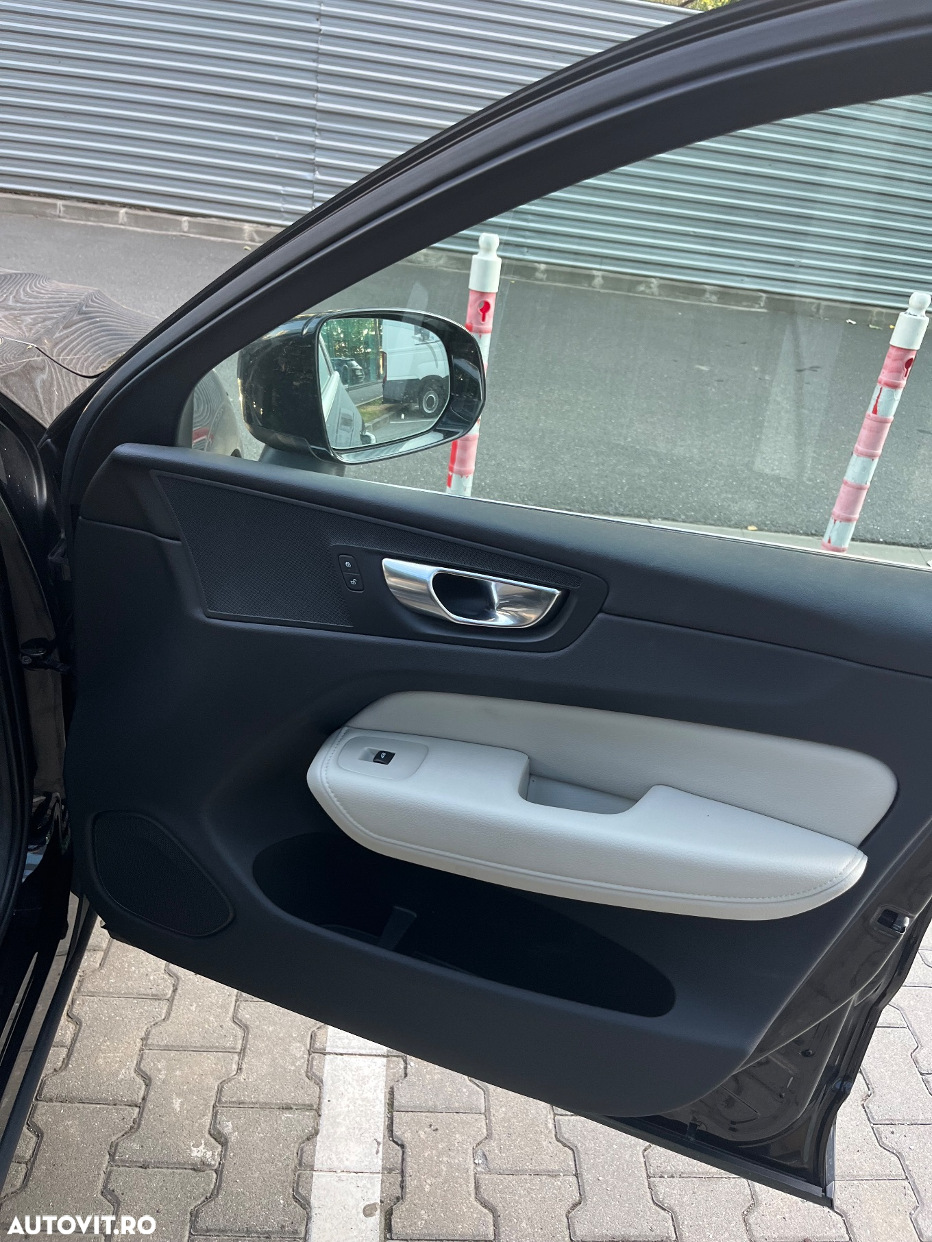Volvo XC 60 B4 MHEV AWD Inscription - 14