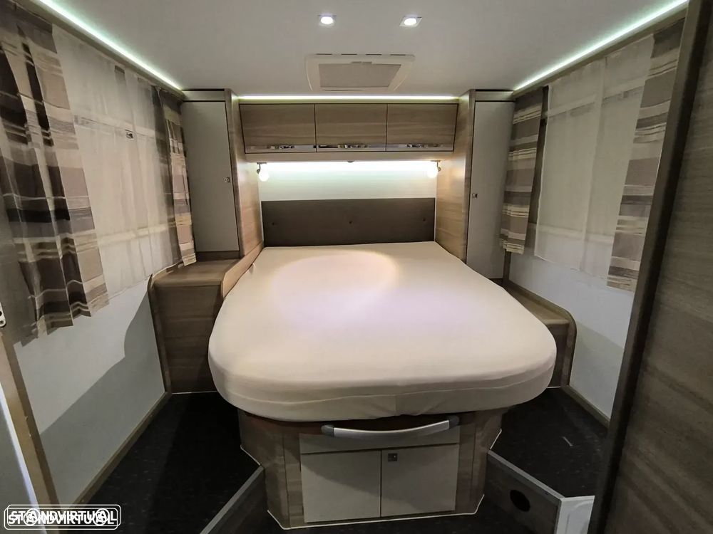 Adria Matrix M670SC 50 Anos 5lugares Cama central e basculante - 26