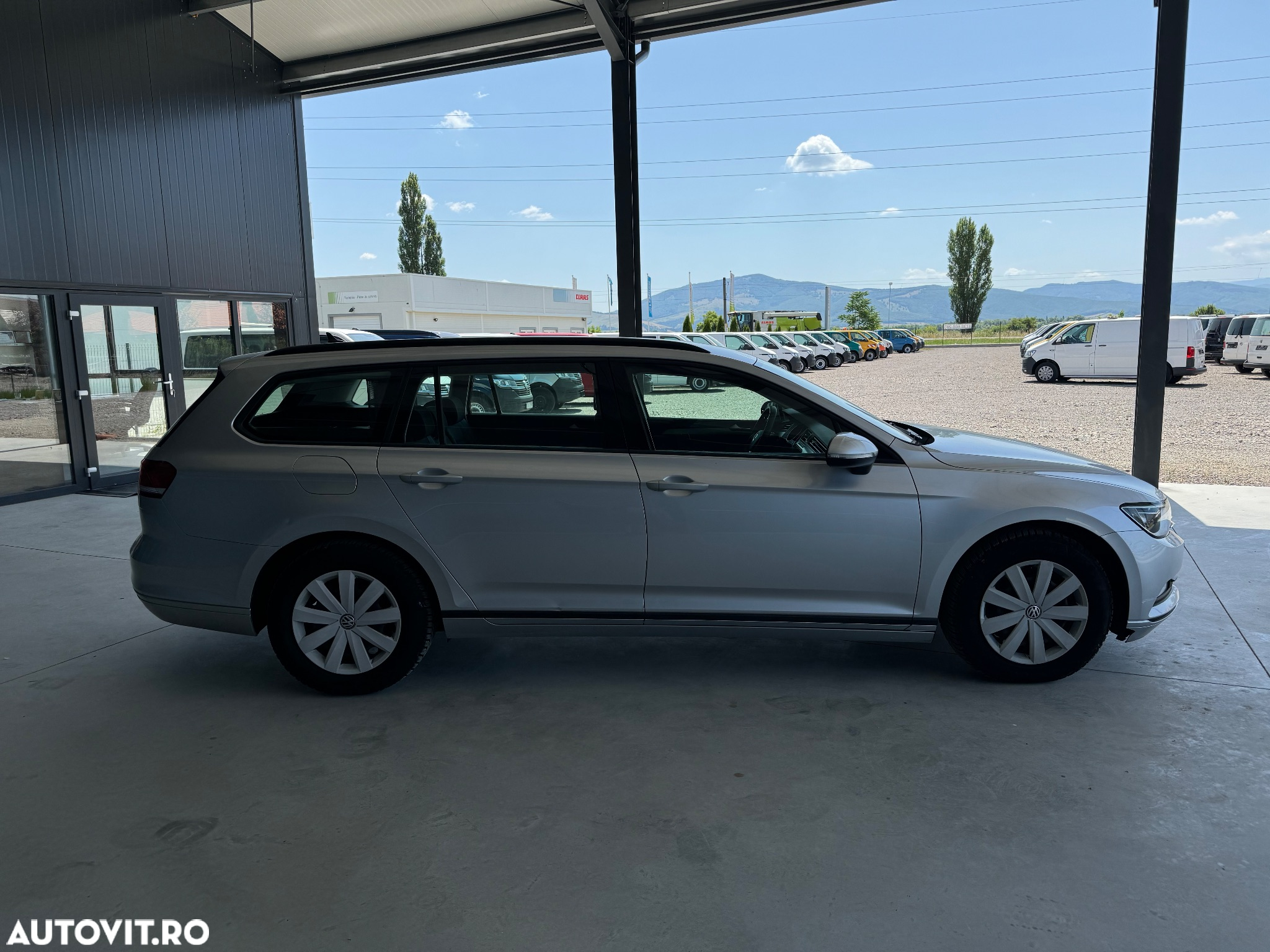 Volkswagen Passat - 12
