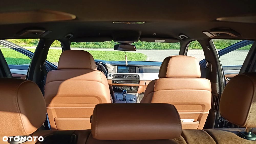 BMW Seria 5 535d xDrive - 12