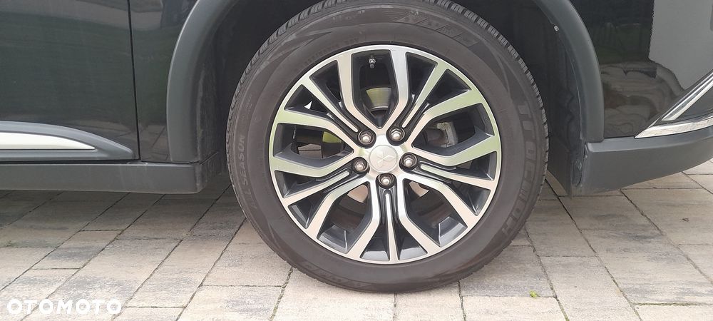 Mitsubishi Outlander - 11