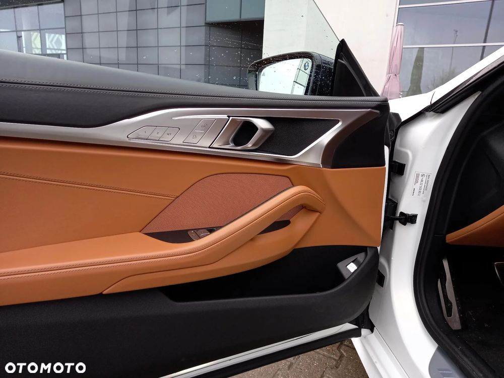 BMW Seria 8 - 11