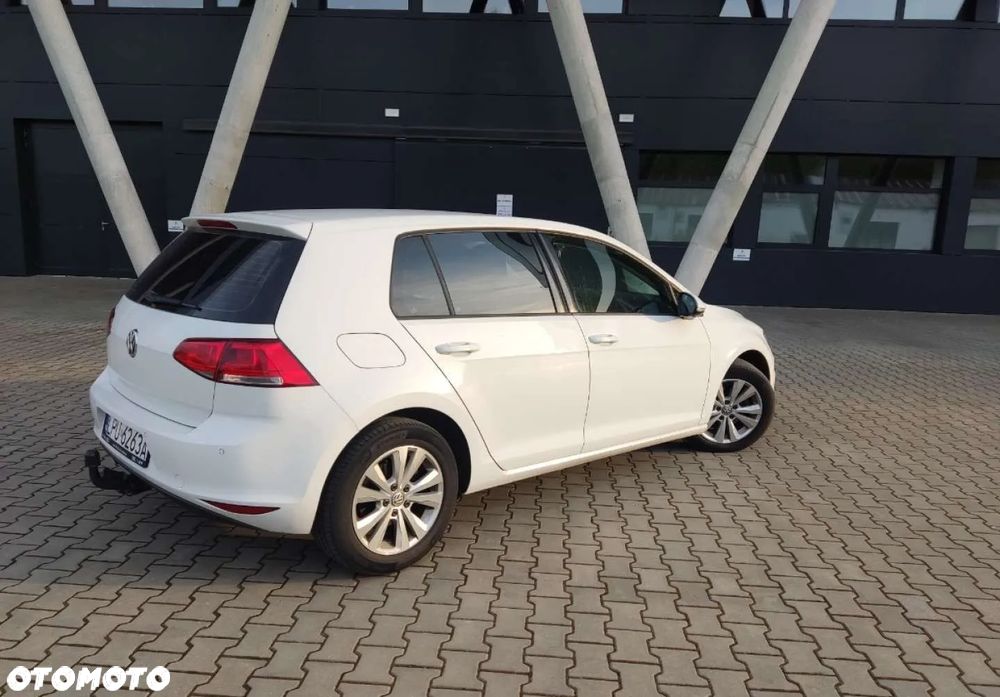 Volkswagen Golf - 6