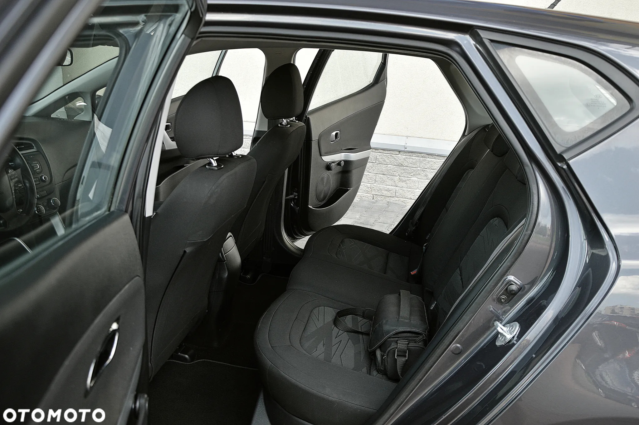 Kia Ceed 1.4 CVVT SW Attract - 24