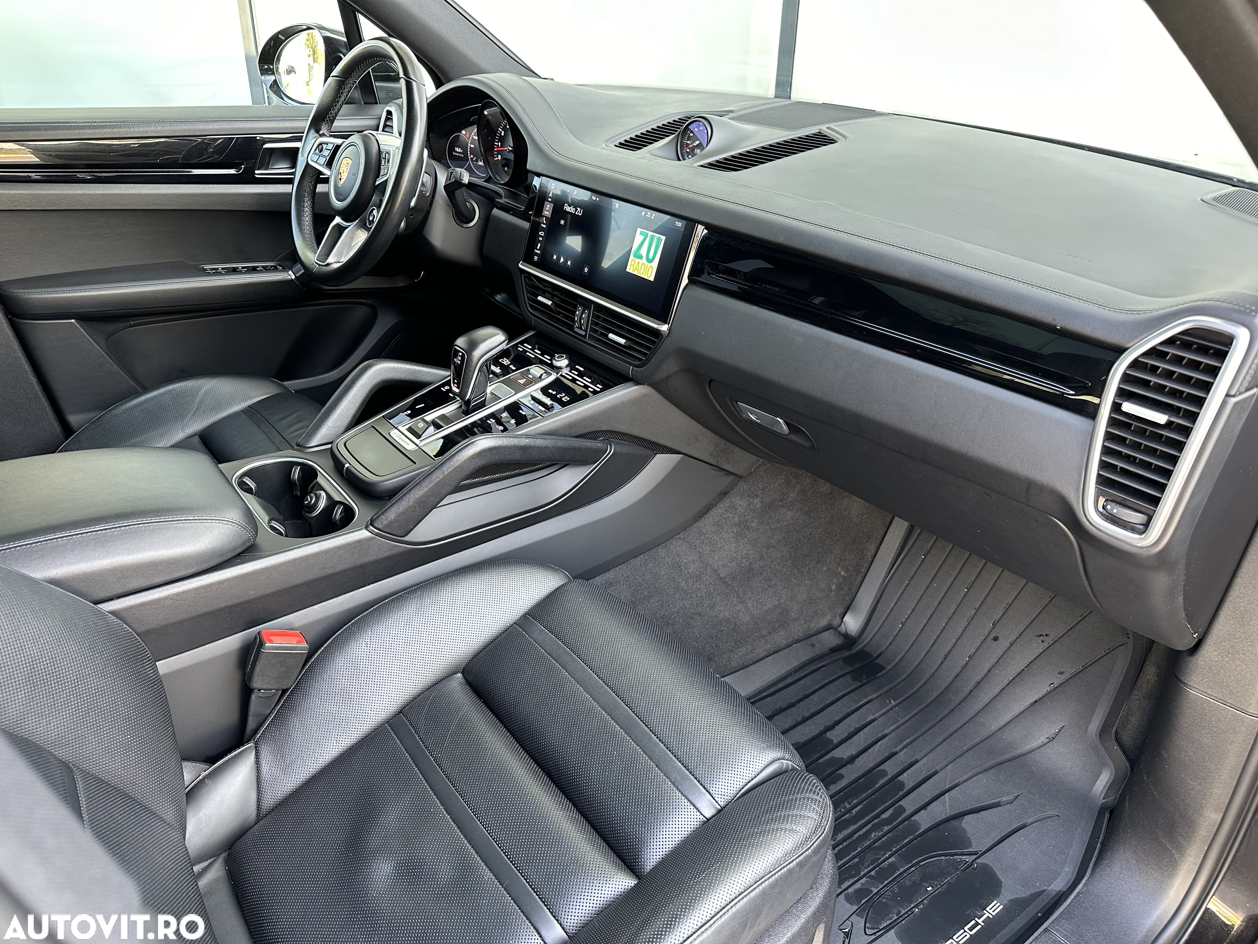 Porsche Cayenne Standard - 10