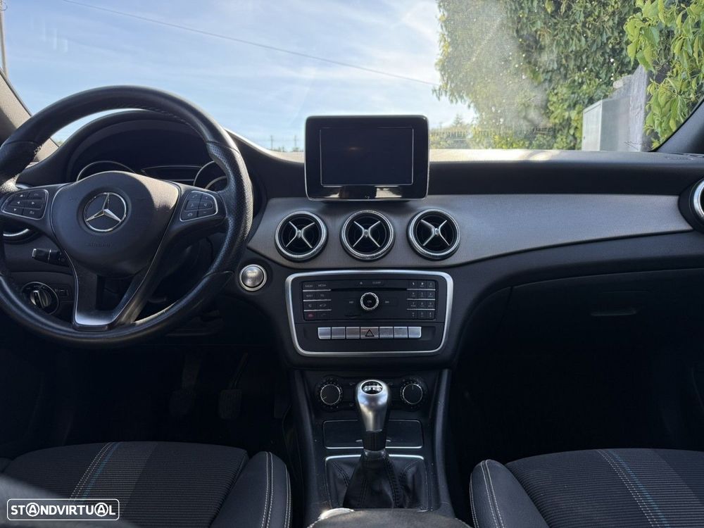 Mercedes-Benz CLA 180 d Shooting Brake Urban - 7