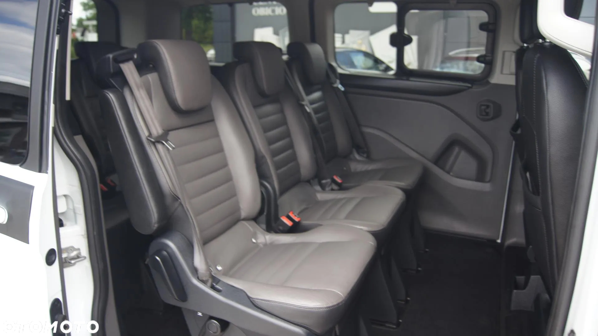 Ford Tourneo Custom 2.0 EcoBlue L1 Titanium SelectShift - 17