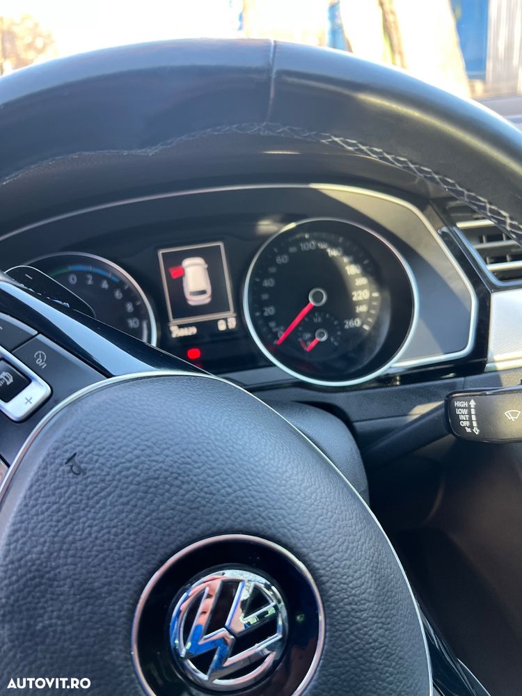 Volkswagen Passat - 17