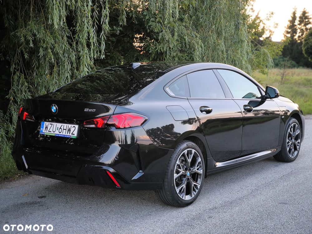 BMW Seria 2 220i mHEV - 4