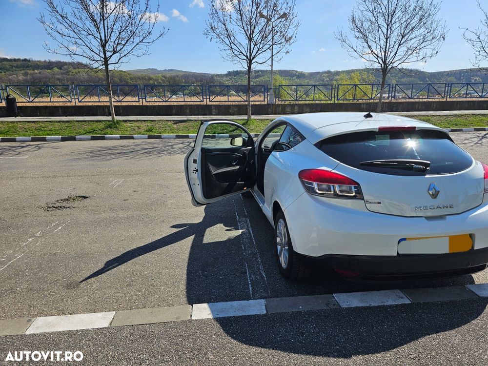 Renault Megane III Coupe 1.5 dCi Color Edition - 4