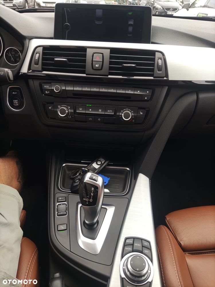 BMW Seria 3 320i Sport Line - 21