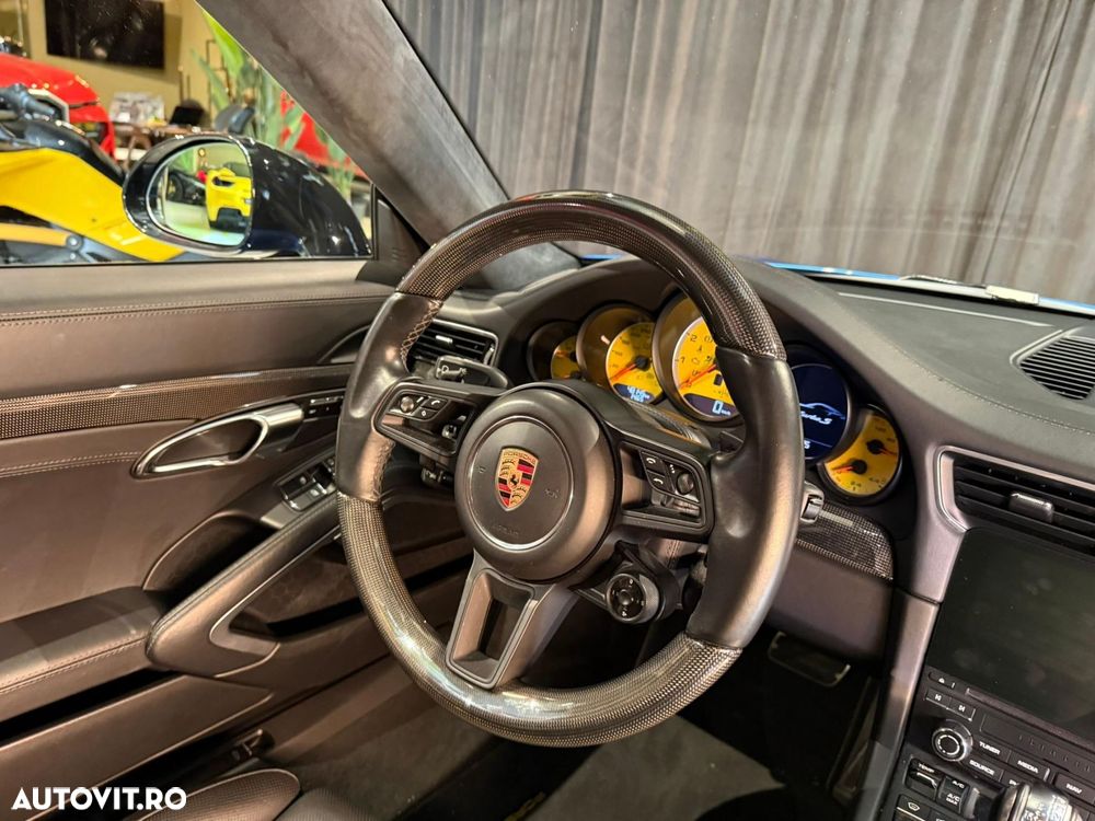 Porsche 911-TURBO-S - 26