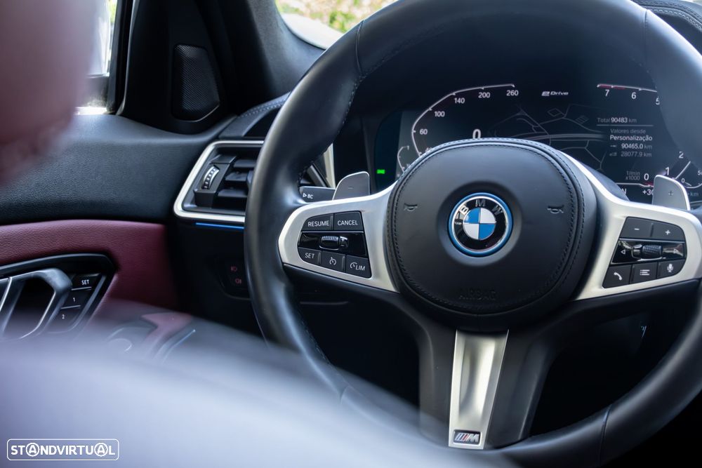 BMW 330 e Pack Desportivo M Pro Auto - 19