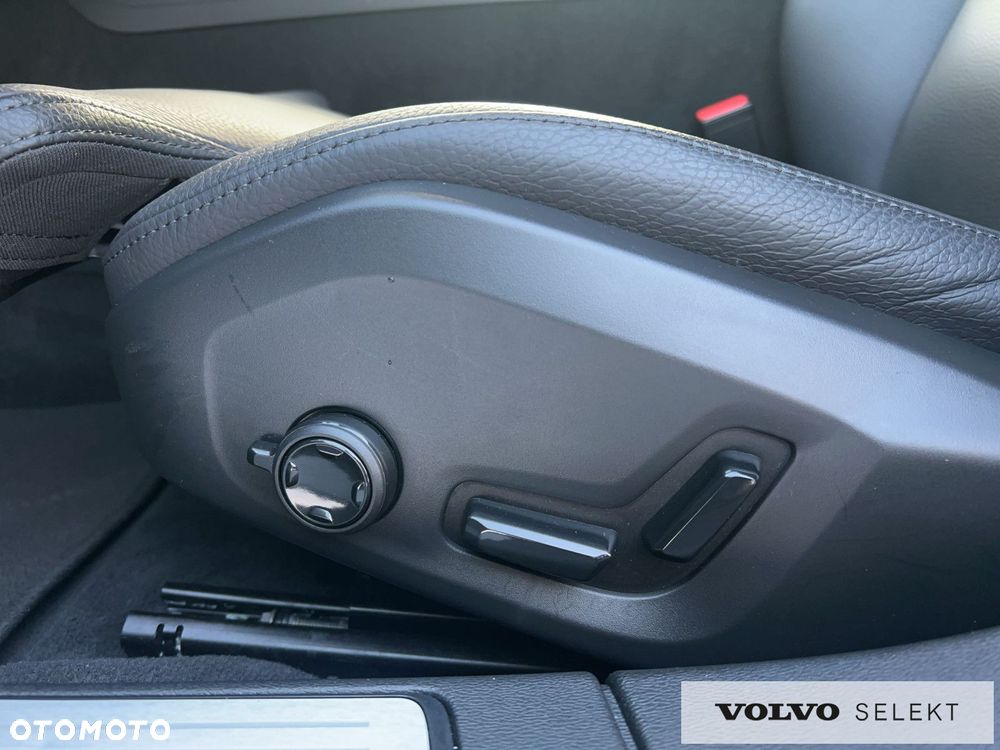 Volvo V60 B4 B Plus Dark - 23