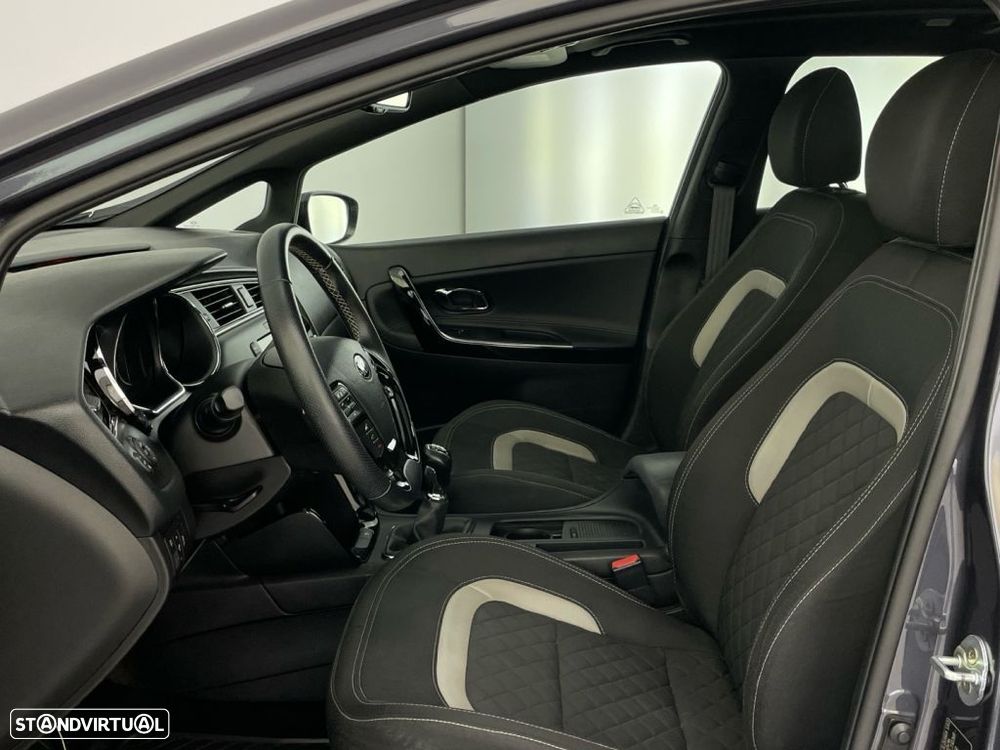 Kia Ceed SW 1.6 CRDi GT Line - 11