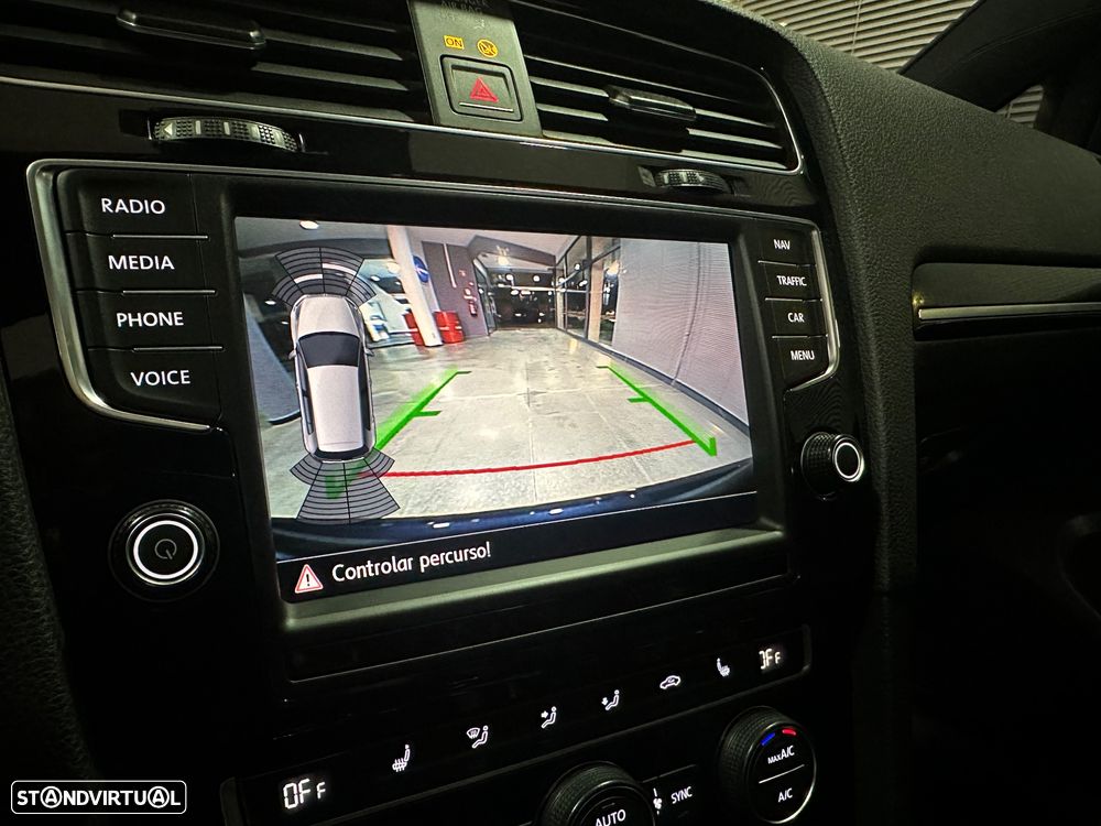 VW Golf R 4Motion BlueMotion DSG - 13