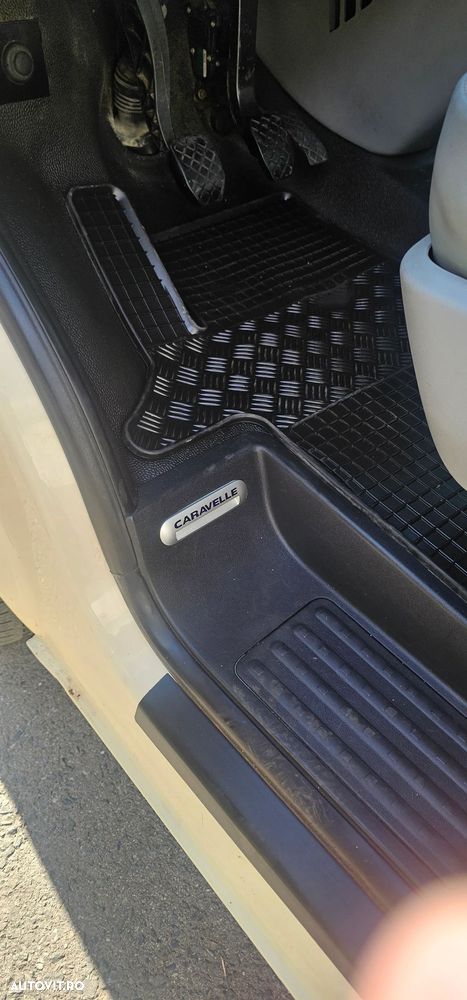 Volkswagen Caravelle - 16